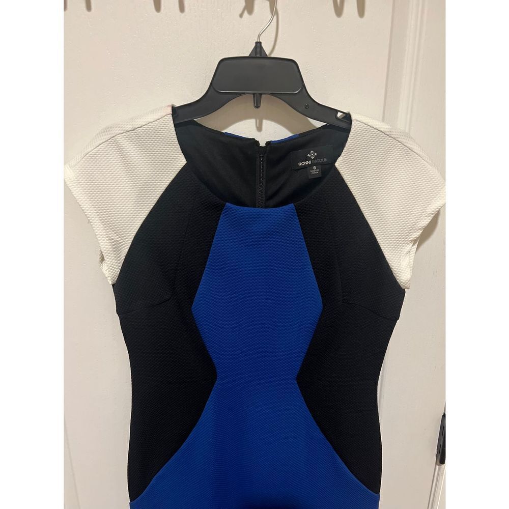 Ronni Nicole Saphire Blue White and Black color block dress - Picture 3 of 11